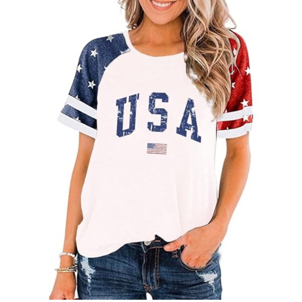 NWOT USA Flag Graphic T-Shirt. Unisex